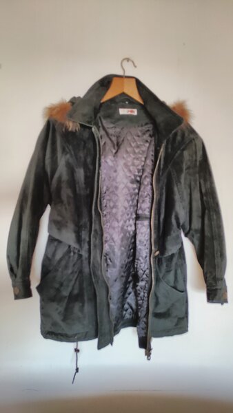 Vand haina din piele intoarsa cu gluga, pentru dame, masura 48